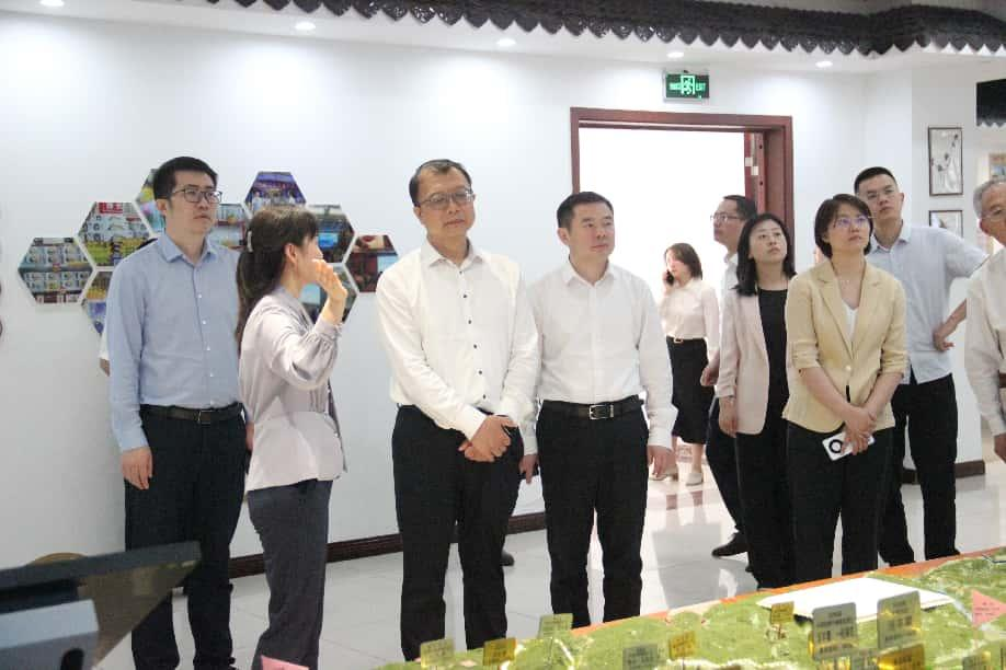 市衛(wèi)健委張維斌書(shū)記一行蒞臨三峽云海藥業(yè)調(diào)研指導(dǎo)中醫(yī)藥產(chǎn)業(yè)創(chuàng)新發(fā)展工作